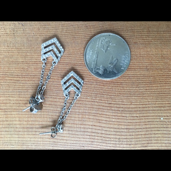 Silver, drop chevron earrings - Picture 5 of 6